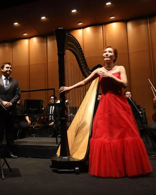 Live concert by Modesto Symphony Orchestra: Holiday Pops